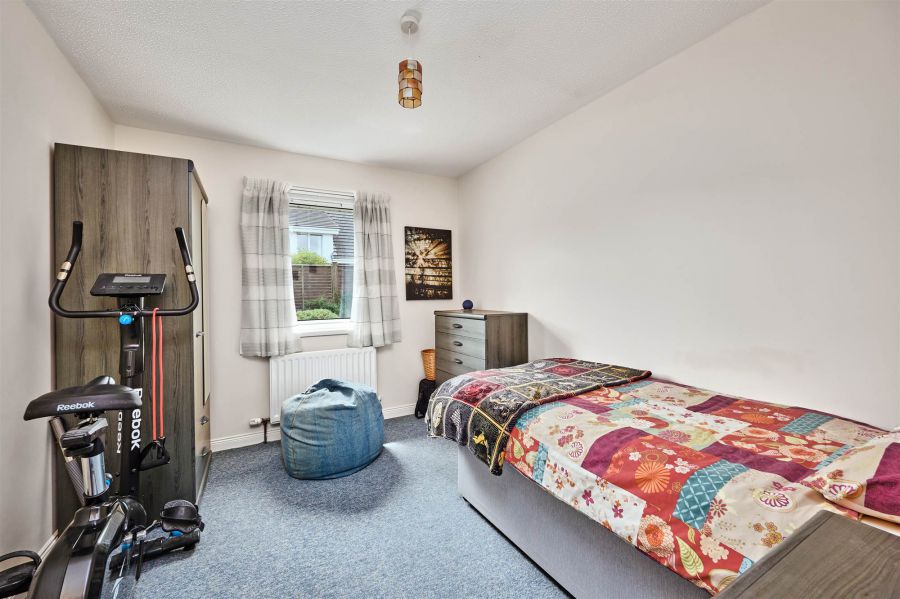 2 Aghermore Gardens