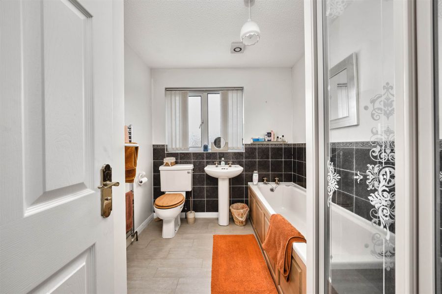 2 Aghermore Gardens
