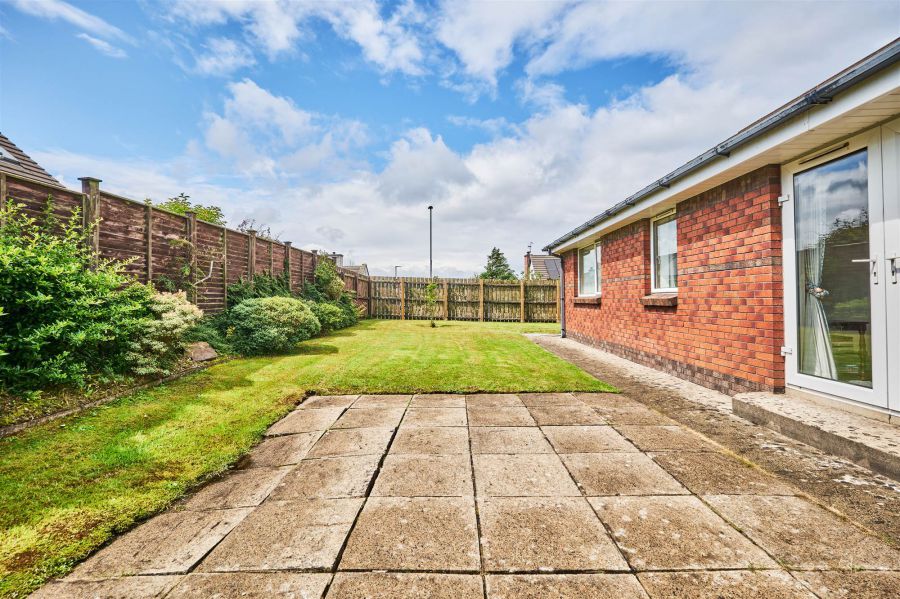 2 Aghermore Gardens