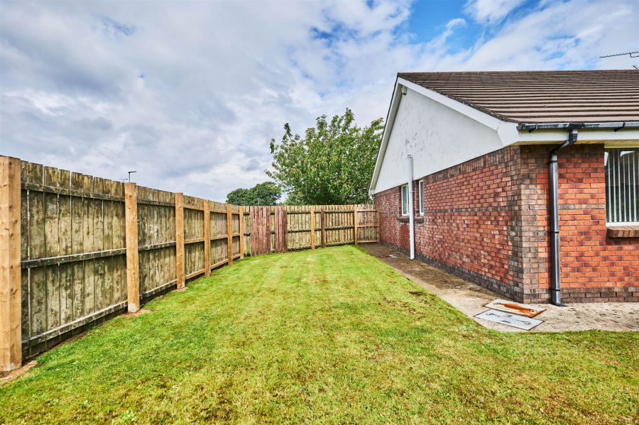 2 Aghermore Gardens