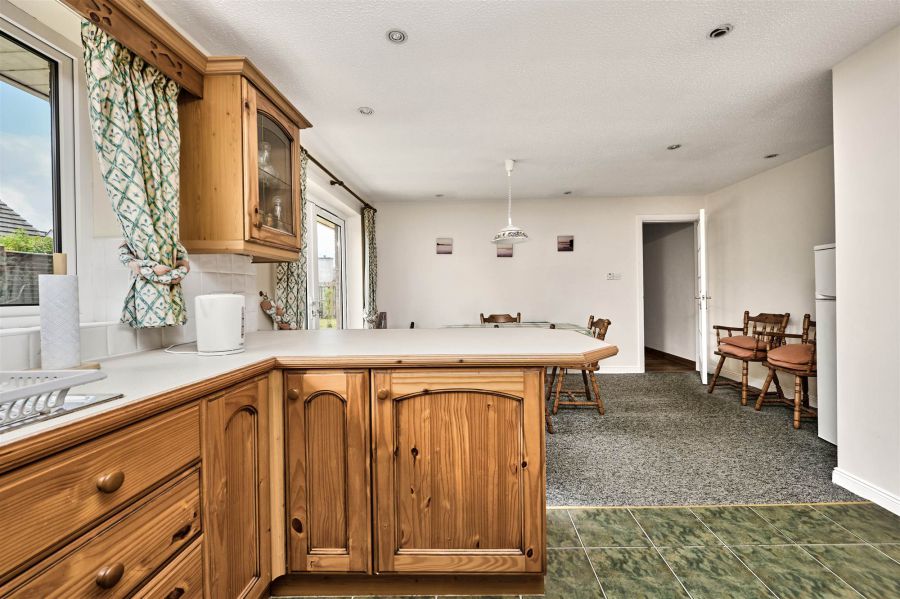 2 Aghermore Gardens