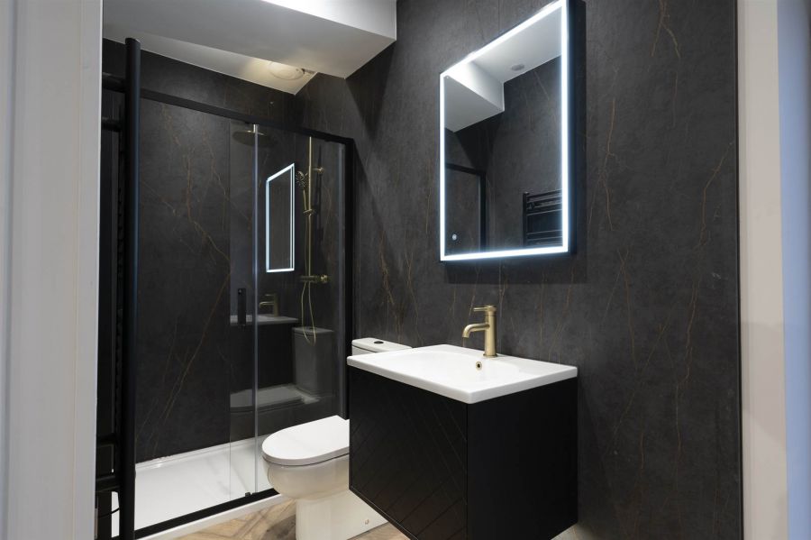 Apt 3, 37 West