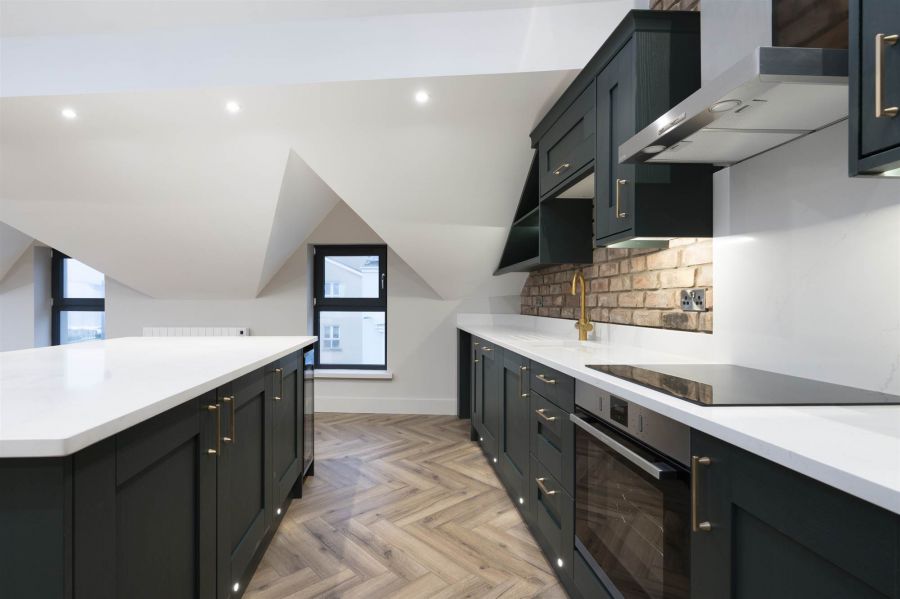 Apt 3, 37 West