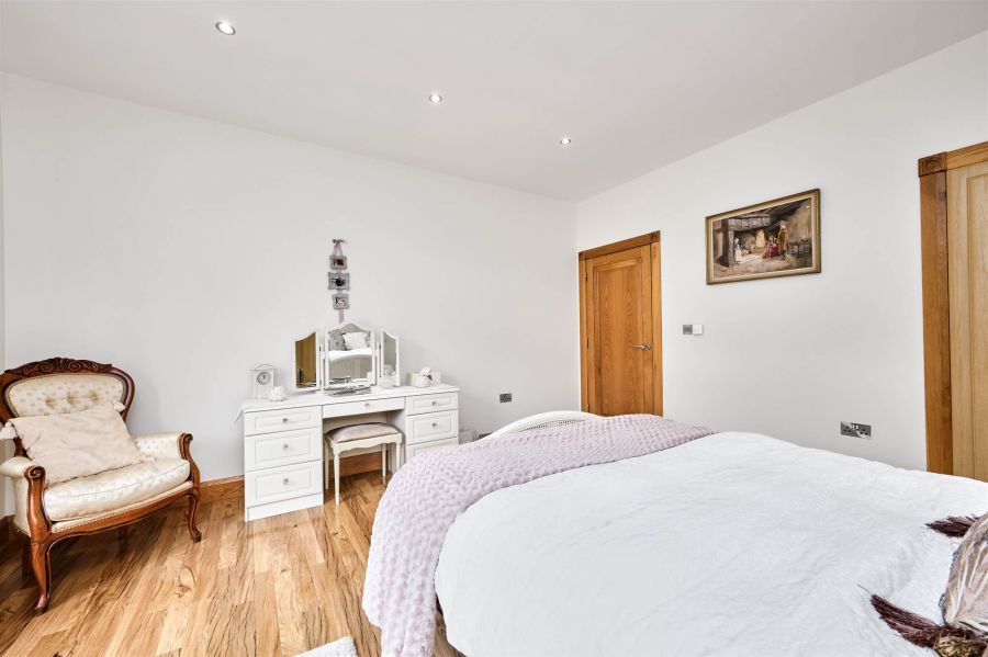 60 Glebe Road
