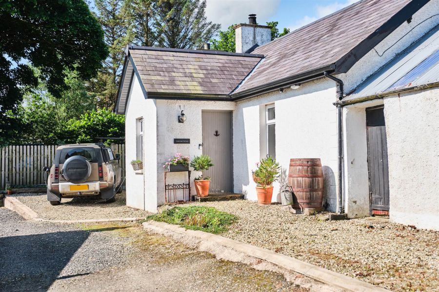 Christmas Cottage 64A Whitepark Road
