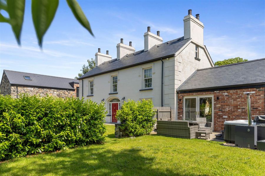The Farmhouse 6 Corrstown Lane