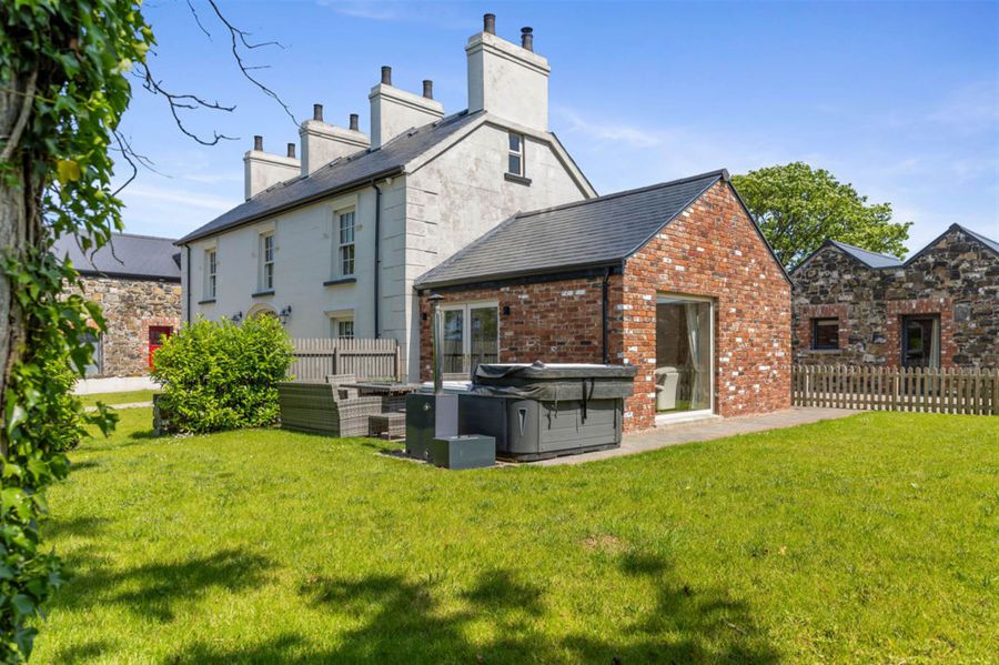 The Farmhouse 6 Corrstown Lane