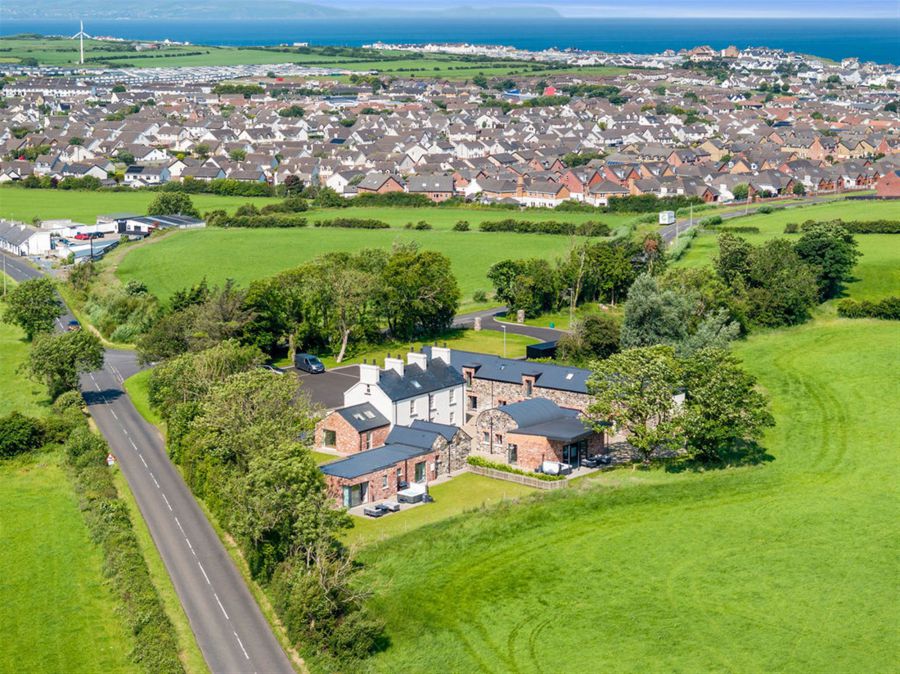 The Farmhouse 6 Corrstown Lane