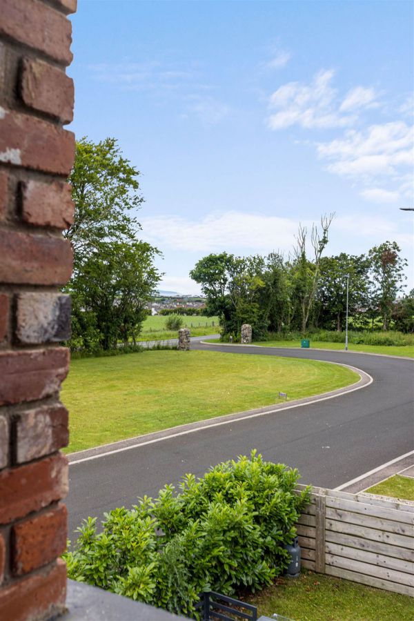 1 Corrstown Lane
