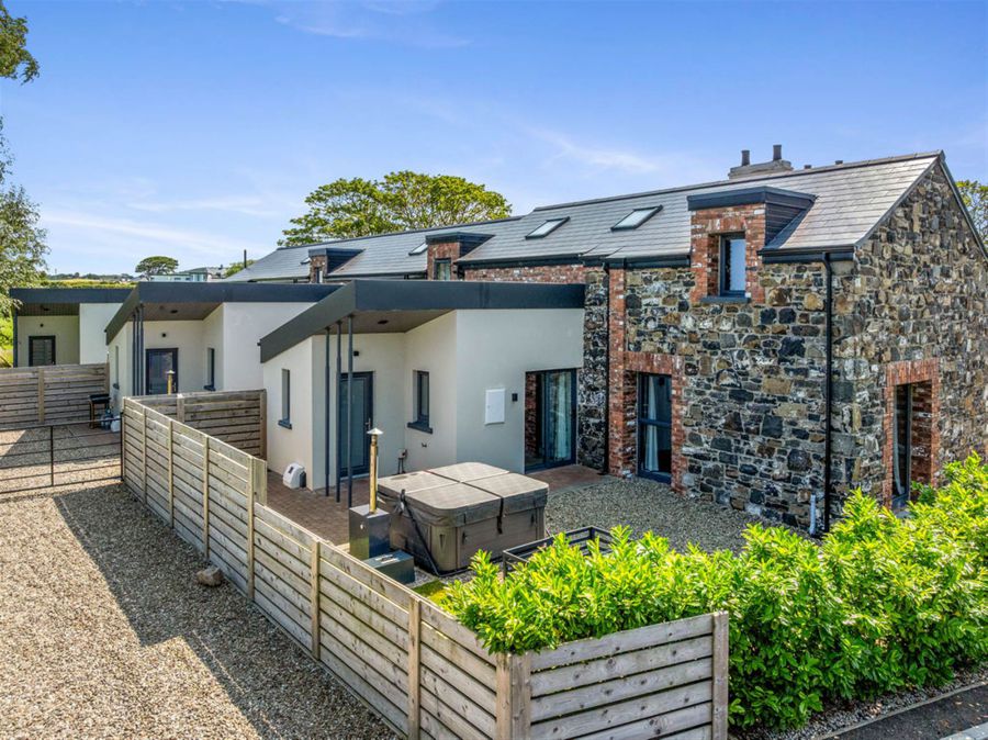 1 Corrstown Lane