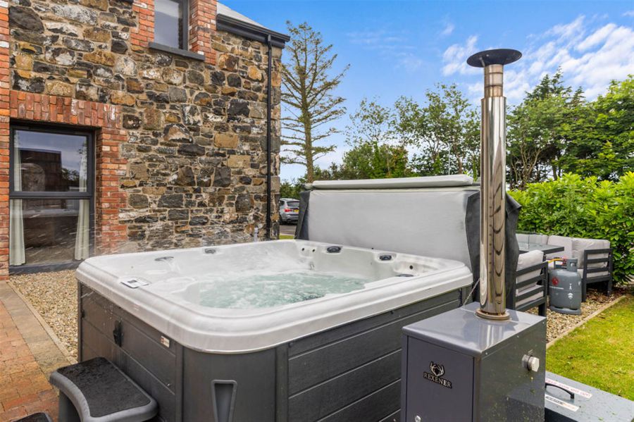 2 Corrstown Lane