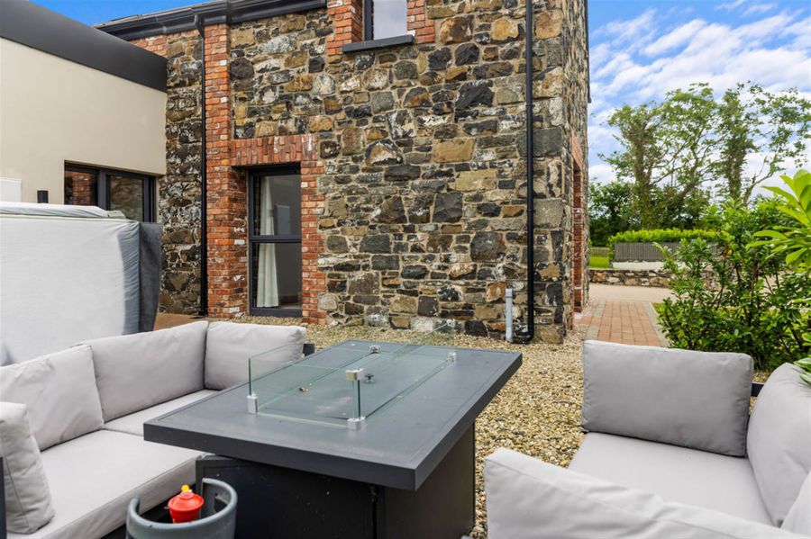 2 Corrstown Lane