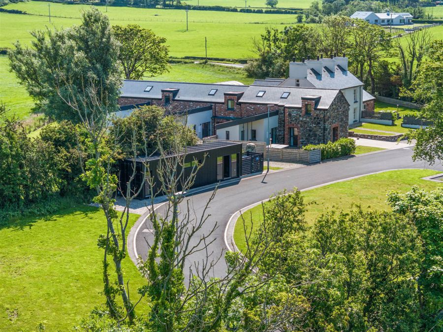 2 Corrstown Lane