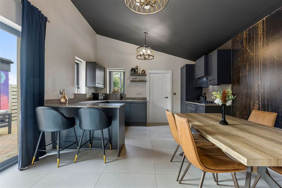 2 Corrstown Lane