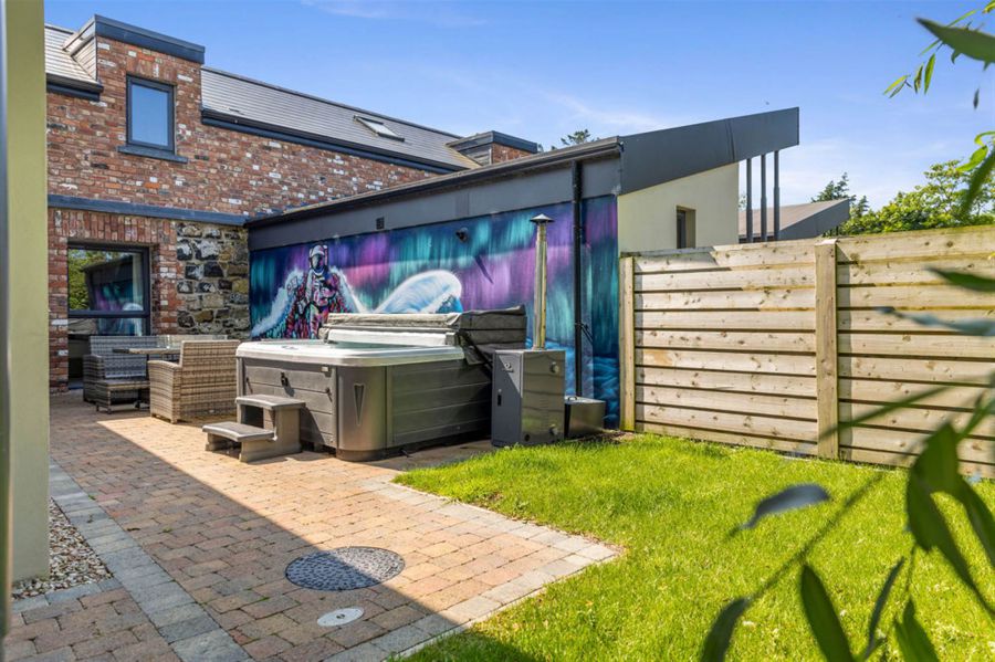 3 Corrstown Lane