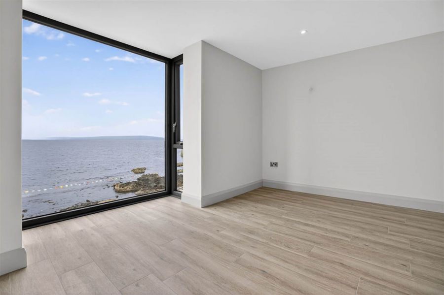 Apartment 3, 19 The Promenade