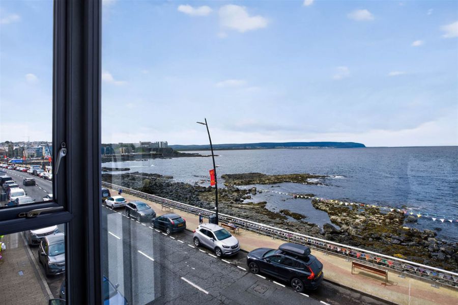 Apartment 3, 19 The Promenade