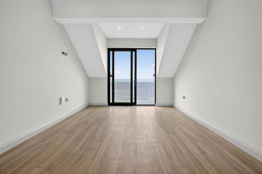 Apartment 6, 17 The Promenade