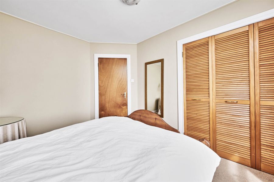 1 Bayhead House