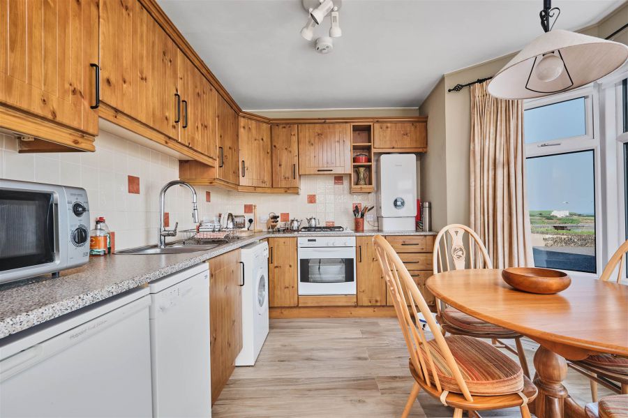 1 Bayhead House