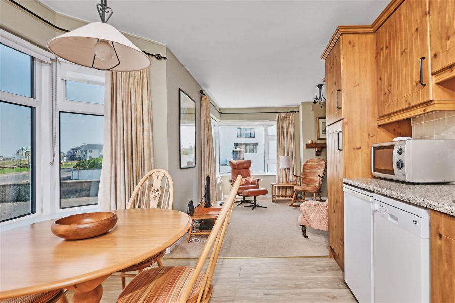 1 Bayhead House