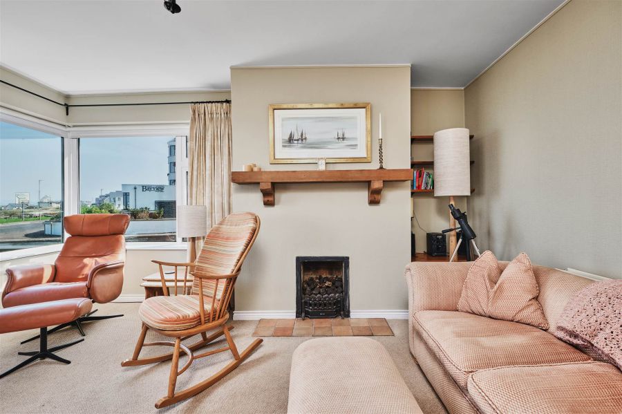 1 Bayhead House
