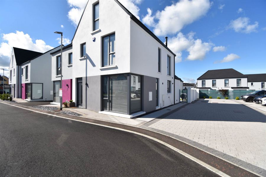 4 Hatheran Square