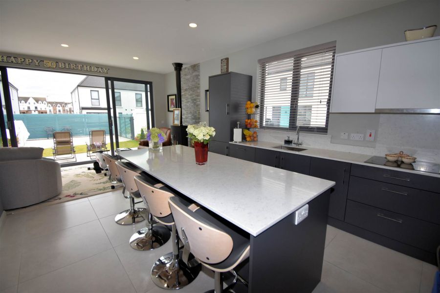 4 Hatheran Square
