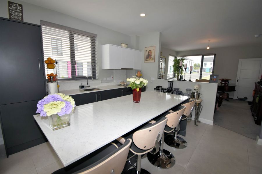 4 Hatheran Square