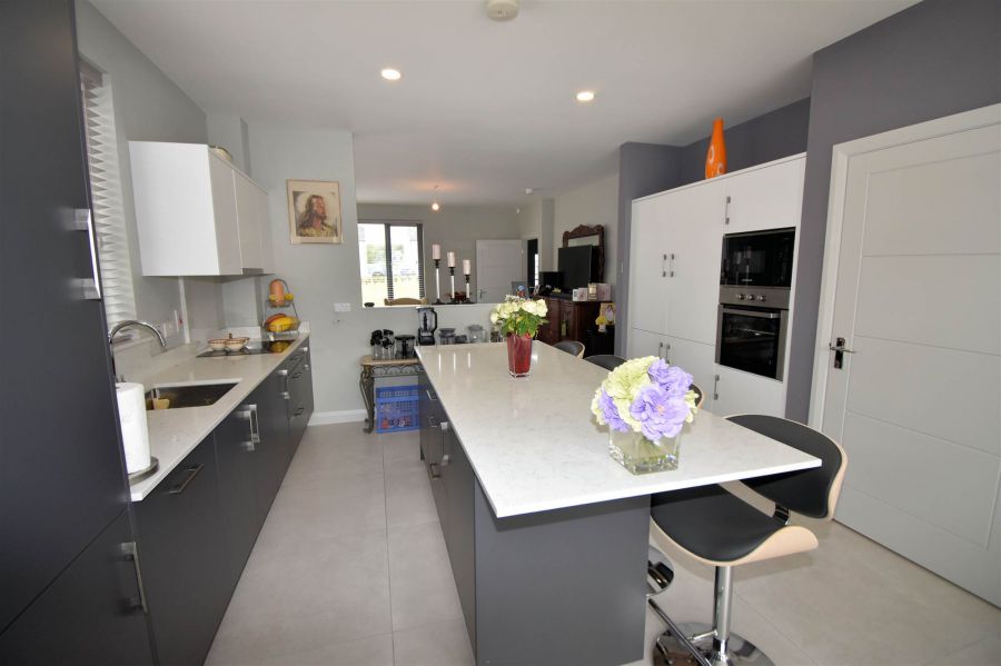 4 Hatheran Square