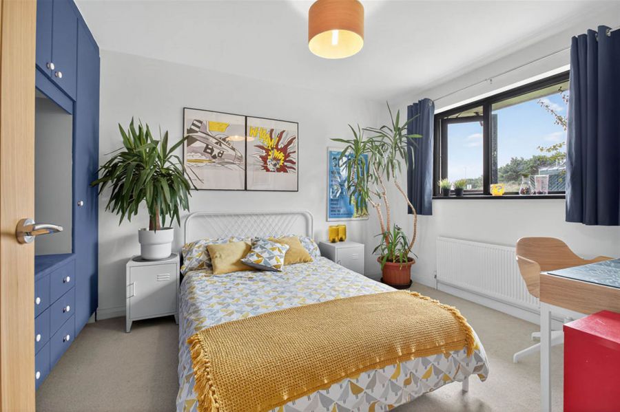 6 Causeway Court