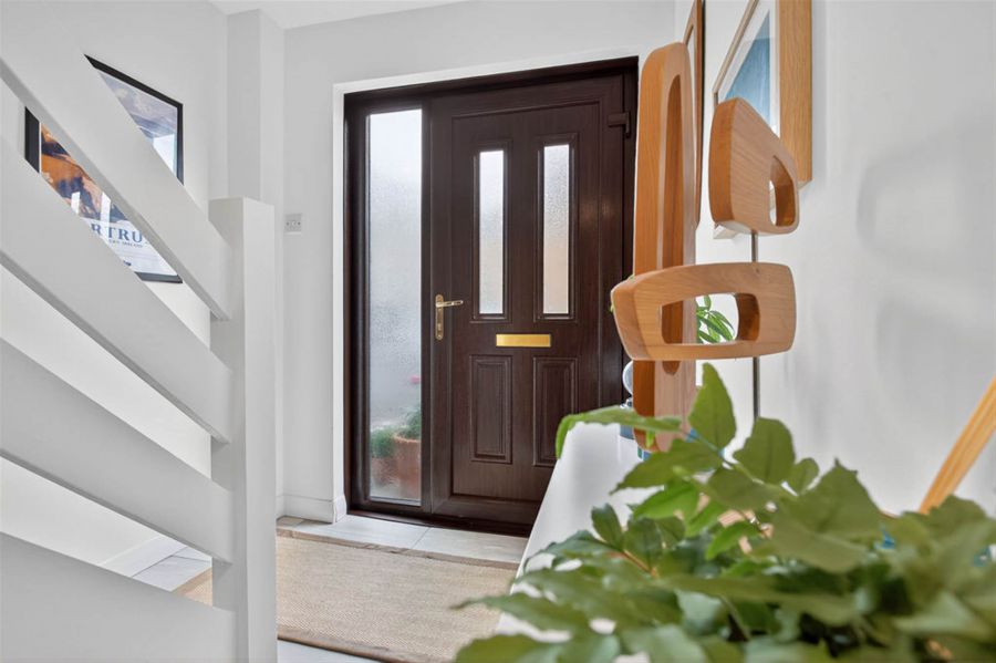 6 Causeway Court