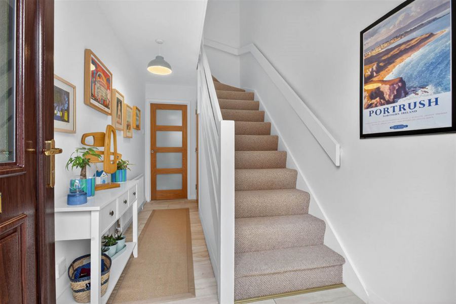 6 Causeway Court