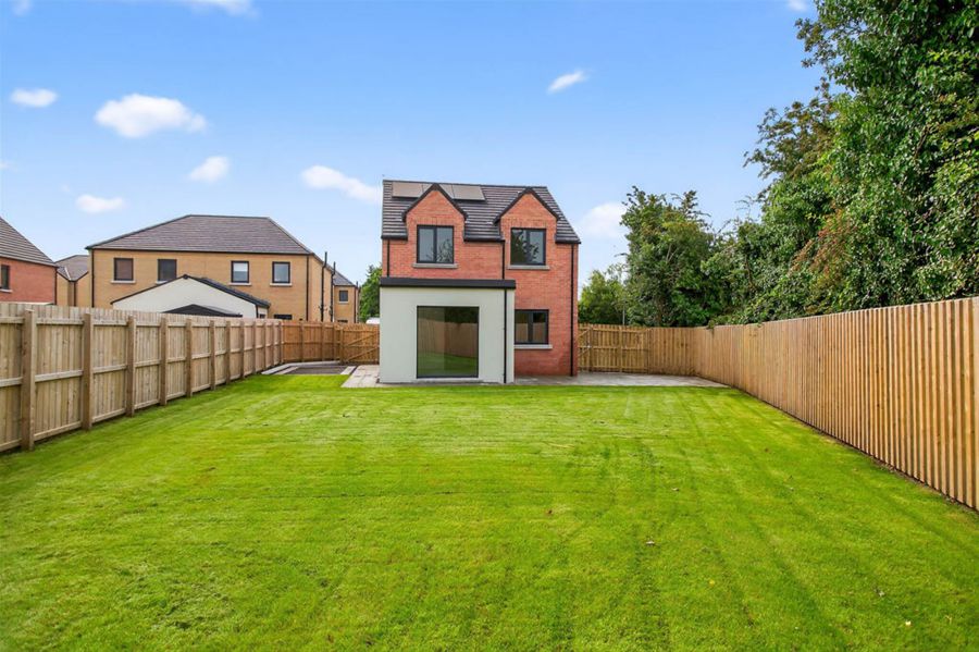 15A Willowfield Crescent
