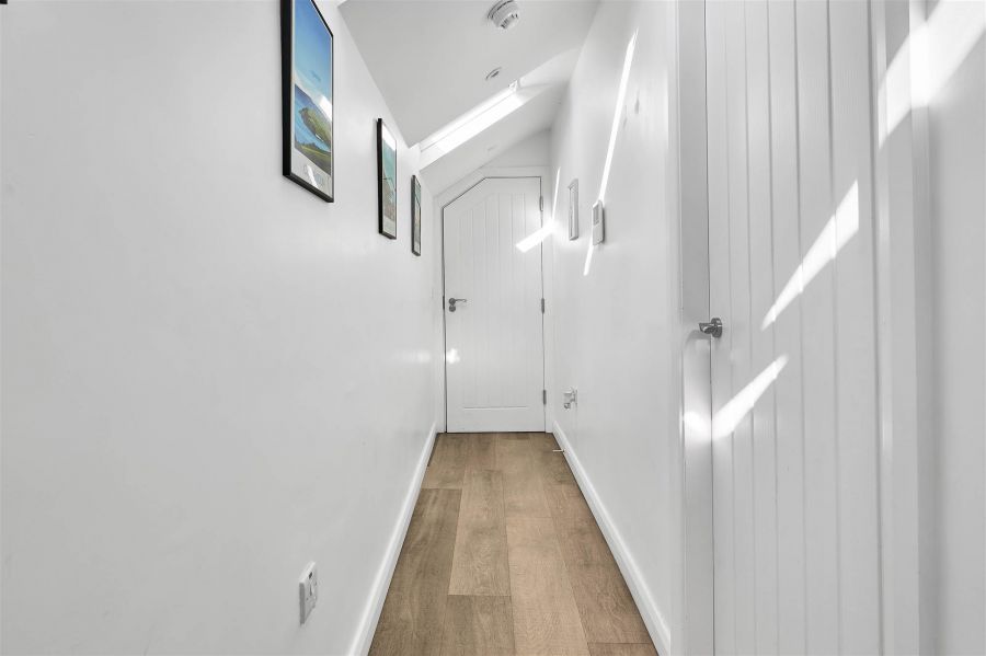 Apartment 6, 97 Eglinton Street Apartment 6, 97 Eglinton Street