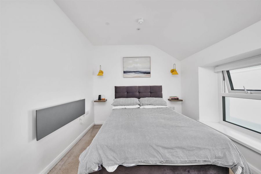 Apartment 6, 97 Eglinton Street