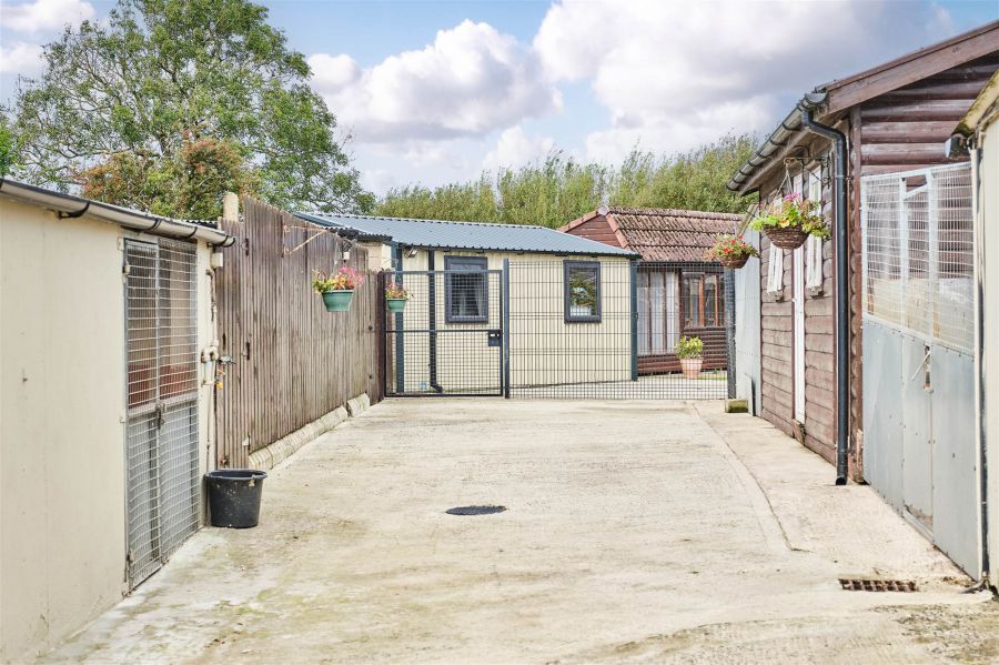 Bushbane Kennels, Cattery & Grooming 28 Whitepark Road