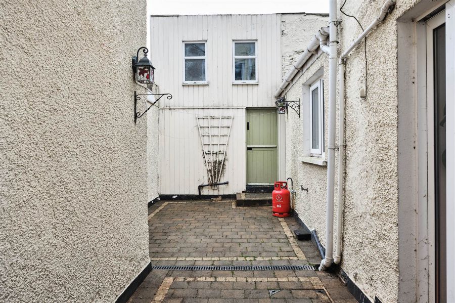 25 Millburn Road