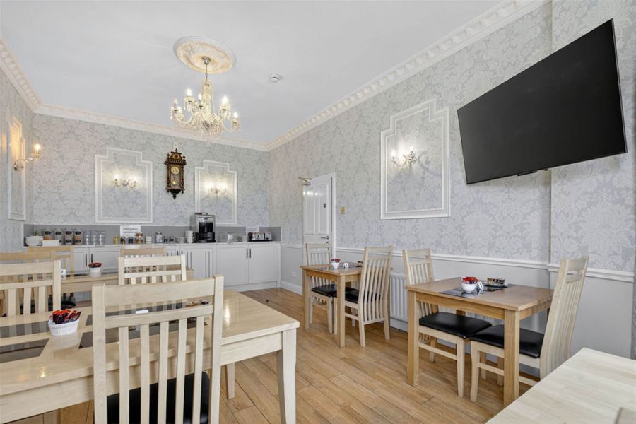 Albany Lodge 2 Eglinton Street