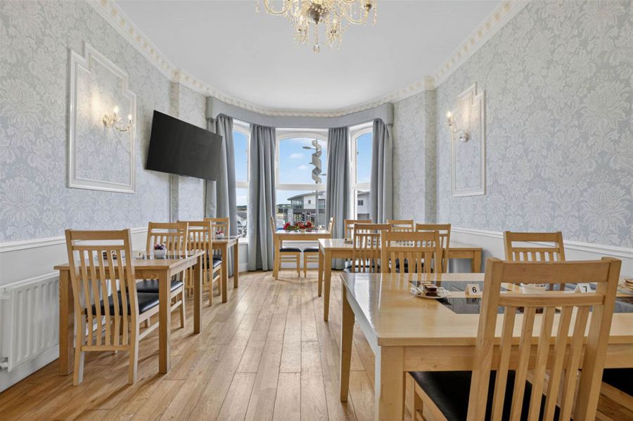 Albany Lodge 2 Eglinton Street