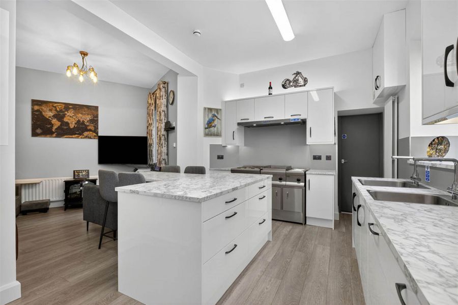 Albany Lodge 2 Eglinton Street
