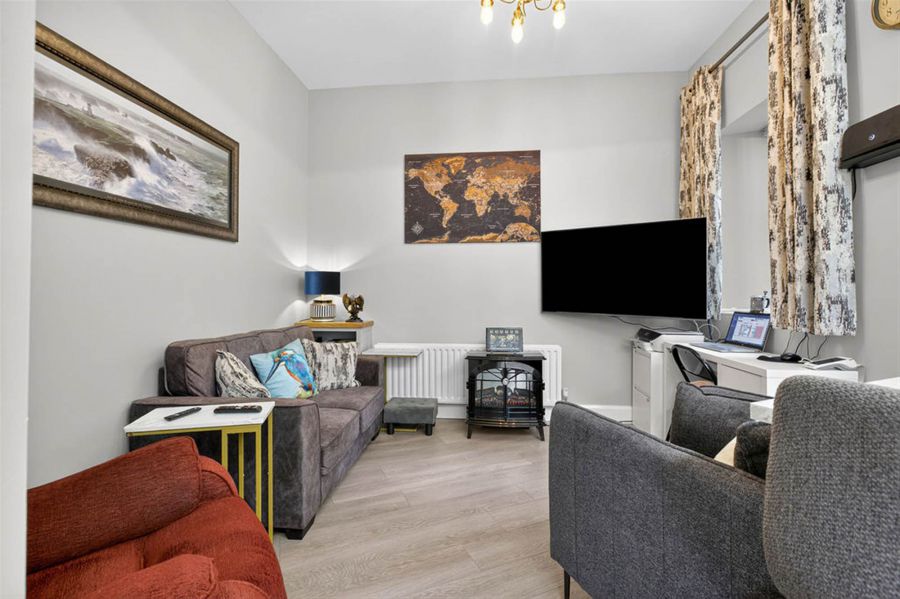Albany Lodge 2 Eglinton Street