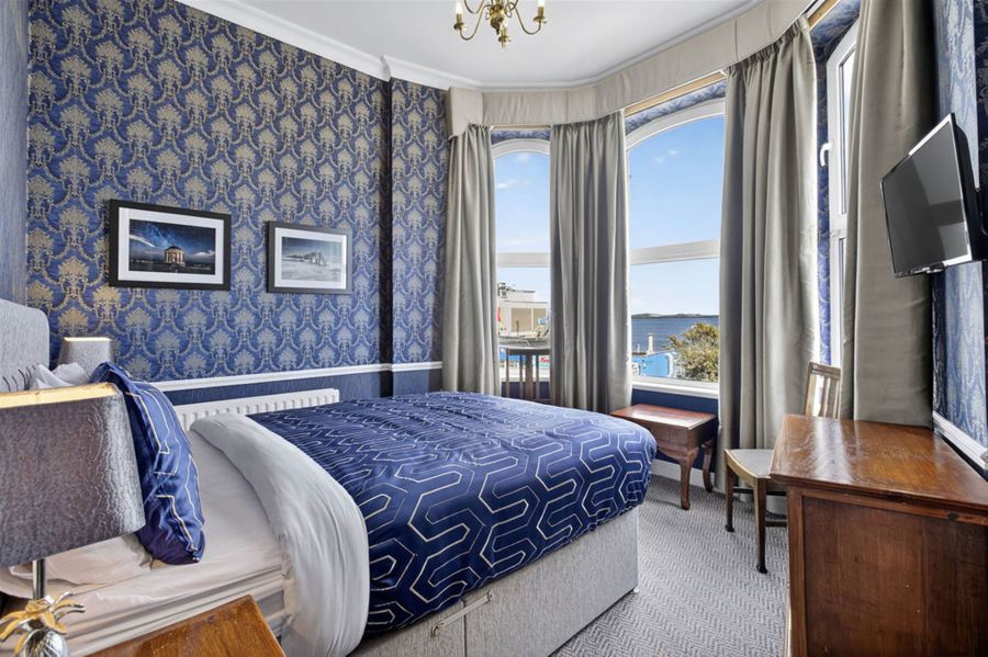 Albany Lodge 2 Eglinton Street