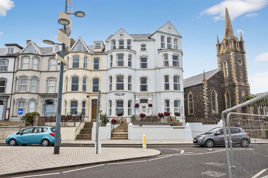 Albany Lodge 2 Eglinton Street