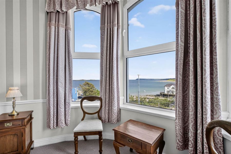 Albany Lodge 2 Eglinton Street