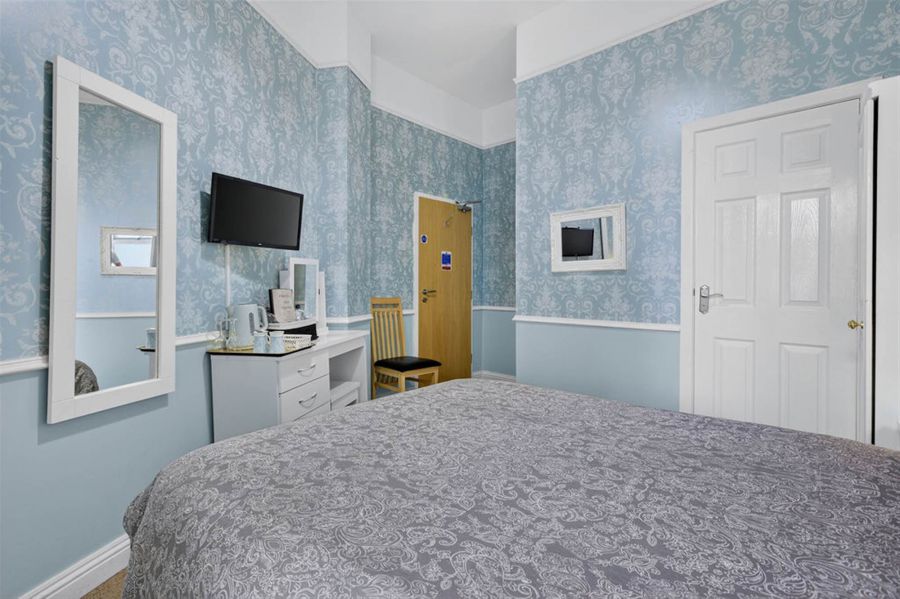 Albany Lodge 2 Eglinton Street