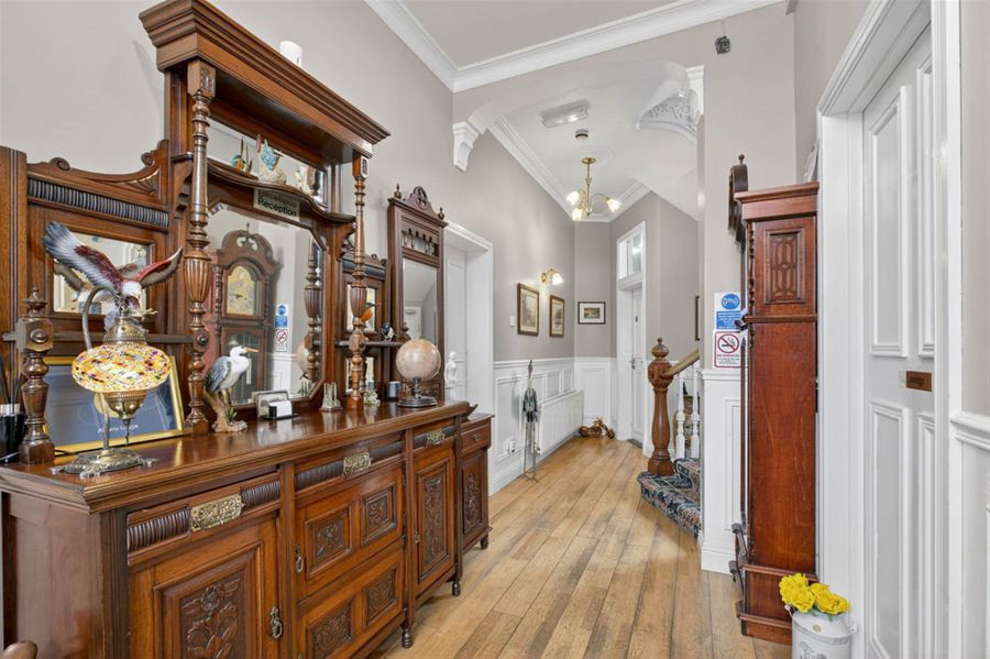 Albany Lodge 2 Eglinton Street