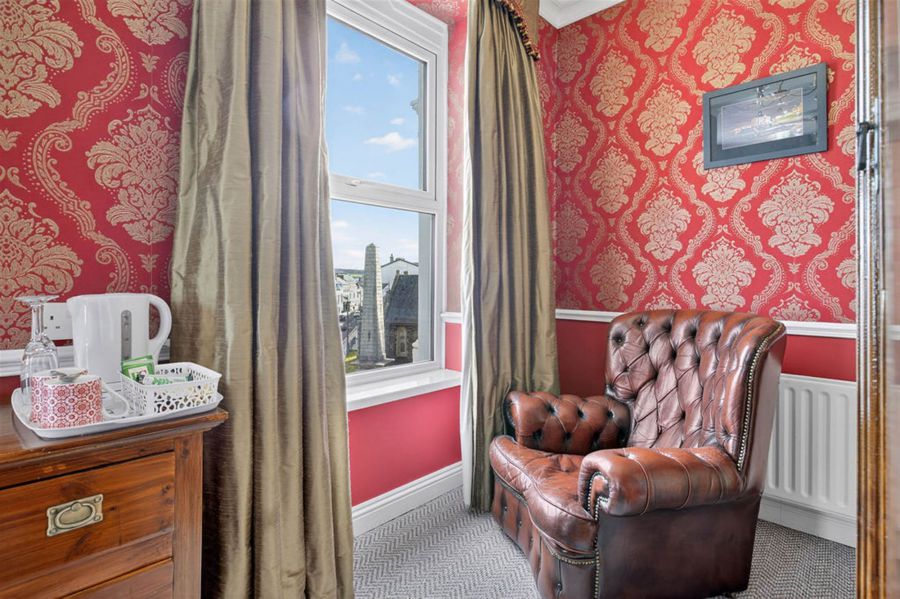 Albany Lodge 2 Eglinton Street