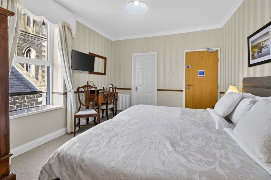 Albany Lodge 2 Eglinton Street