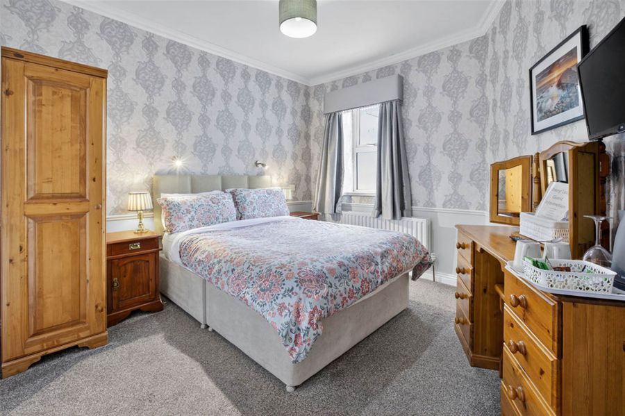 Albany Lodge 2 Eglinton Street